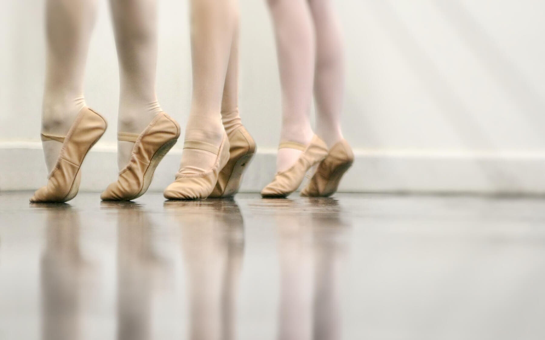 Joanna Mardon School of Dance Exeter Ballerinas on tip toe